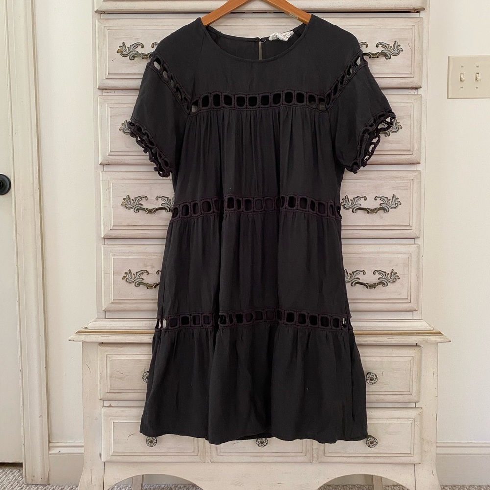 Vici Black Cutout Tiered Short Sleeve Dress